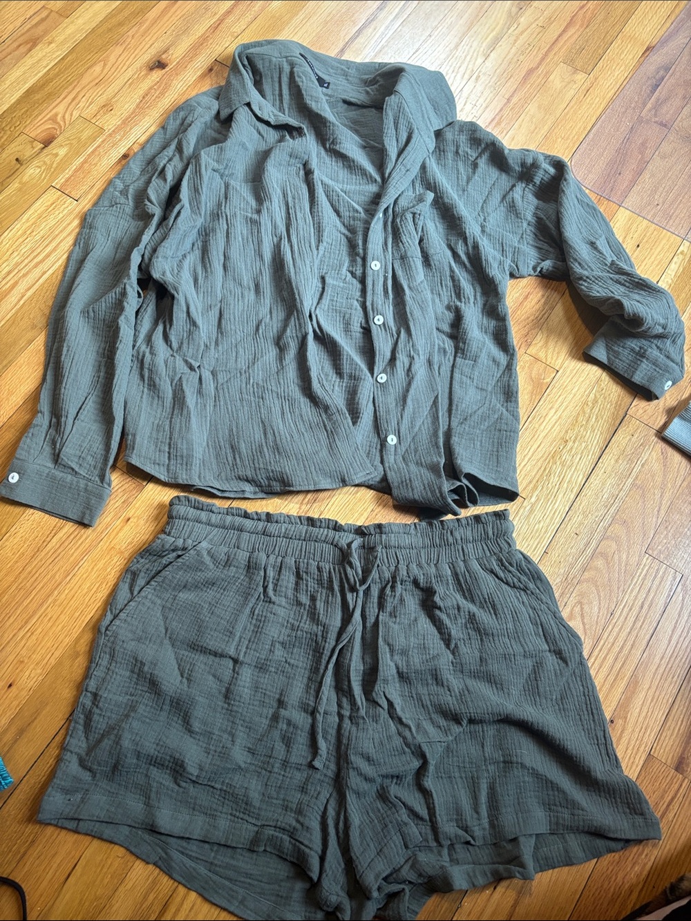 Women's Linen Set in Olive Green